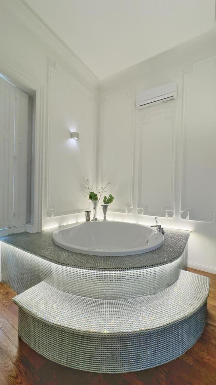 Enzo Capo Jacuzzi Andrassy Apartment Budapest Exterior photo